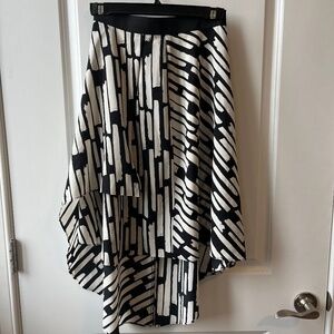 Topshop black and white high-low skirt EUC